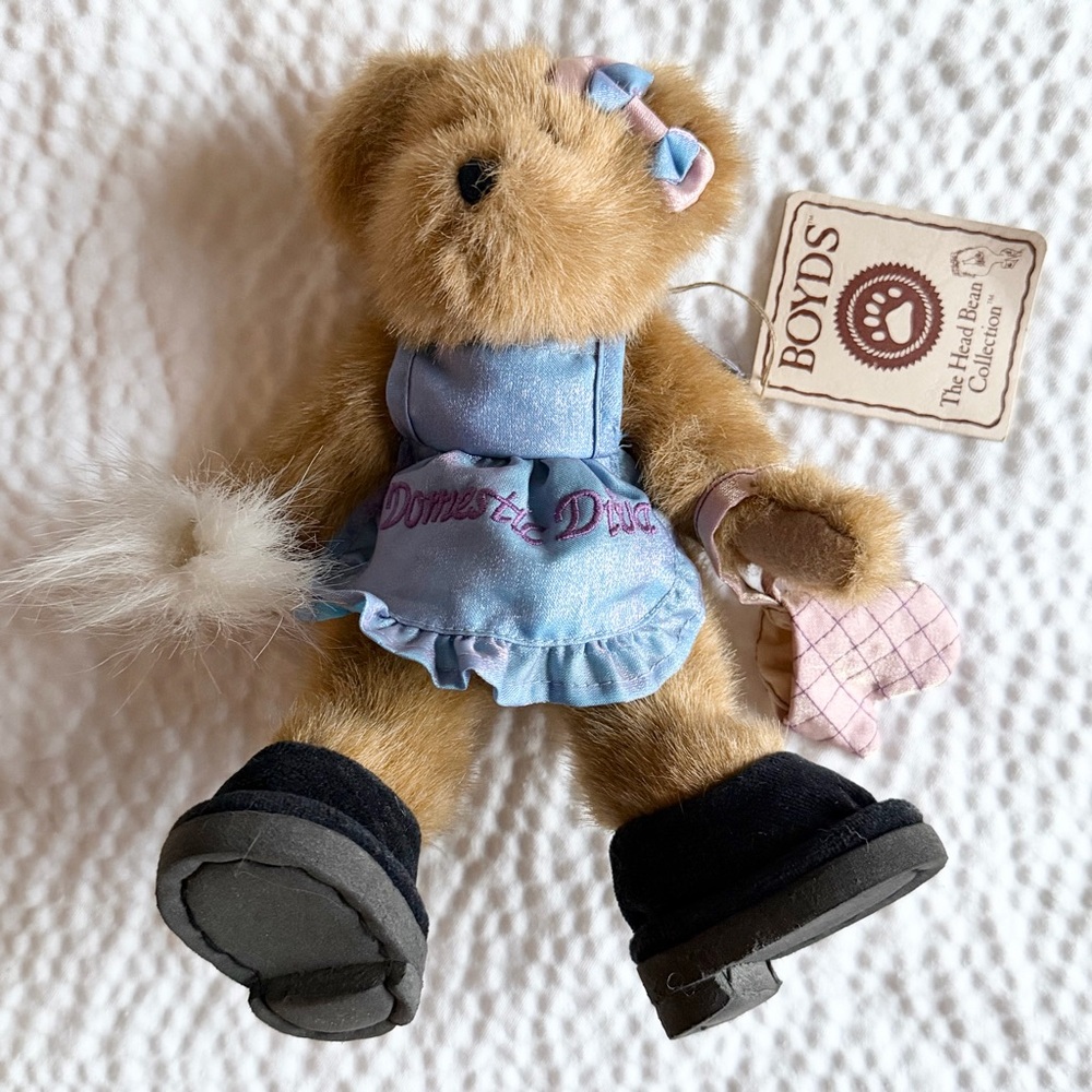 Boyds Bears Dustina Domestic Diva Plush 94657GCC Head Bean NWT Vintage 9" Bear
